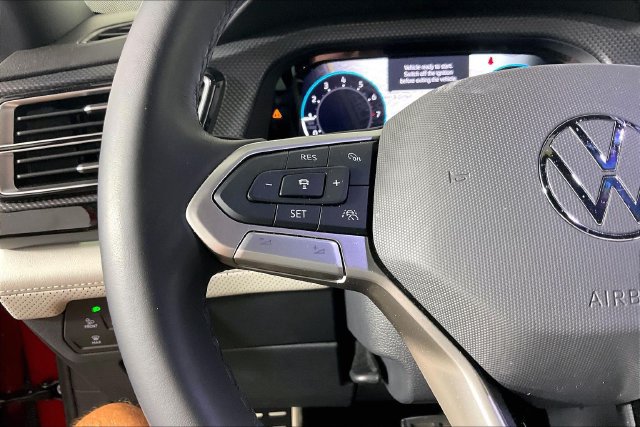Used 2024 Volkswagen Atlas Cross Sport SEL Premium R-Line AWD/4WD image 9