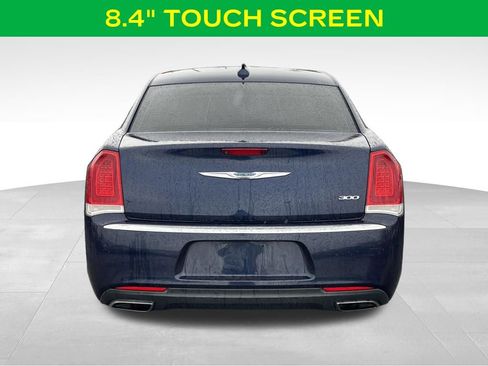 Used 2017 Chrysler 300 Limited image 10