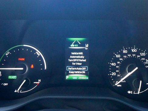 Used 2023 Toyota Sienna XSE image 21