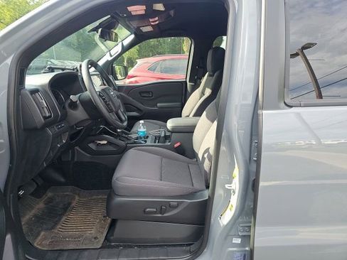 Used 2026 Nissan Frontier SV w/ Tow Package RWD image 2