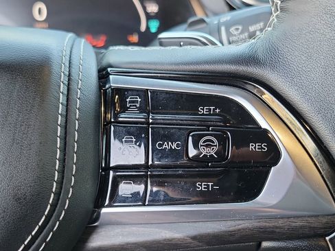 Used 2023 Jeep Grand Cherokee Overland w/ Advanced Protech Group III image 6