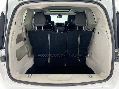 Used 2023 Chrysler Pacifica Limited FWD image 26