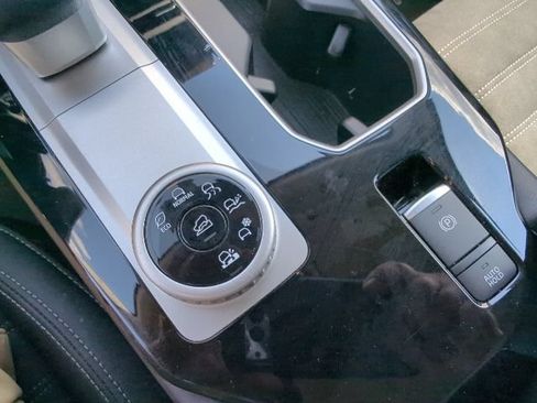 Used 2025 Mitsubishi Outlander SE AWD/4WD image 20