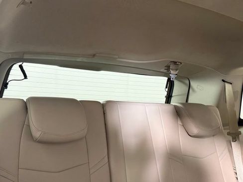 Used 2018 Cadillac Escalade Luxury AWD/4WD image 32