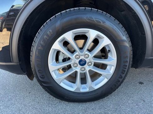 Used 2020 Ford Escape SE image 10