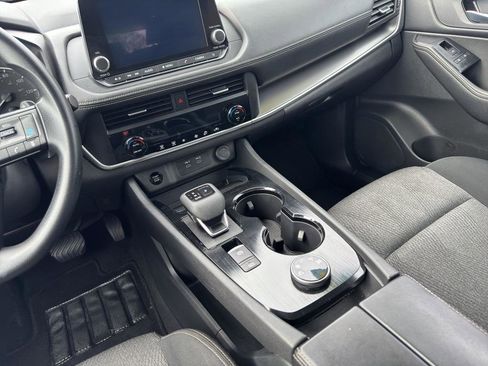 Used 2024 Nissan Rogue SV AWD/4WD image 10