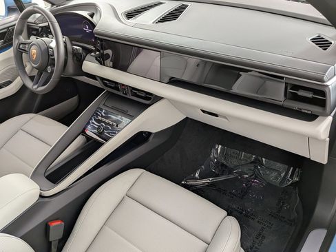 New 2026 Porsche Macan Electric RWD image 25