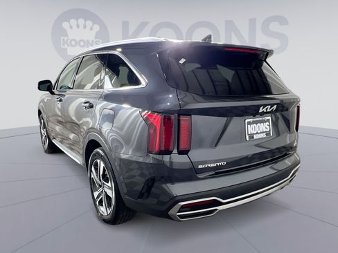 Used 2023 Kia Sorento EX image 4