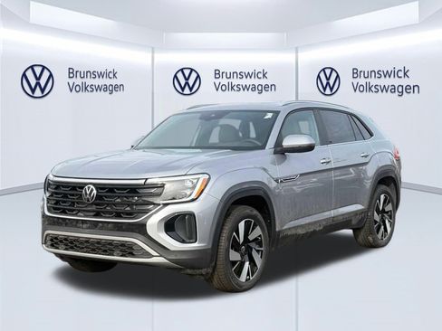 New 2026 Volkswagen Atlas Cross Sport SE image 1