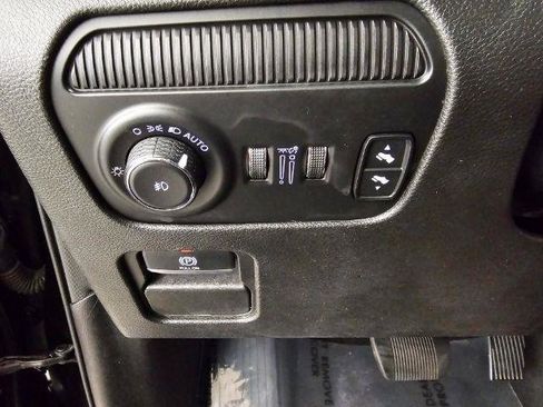 Used 2023 Jeep Wagoneer L Series II image 14