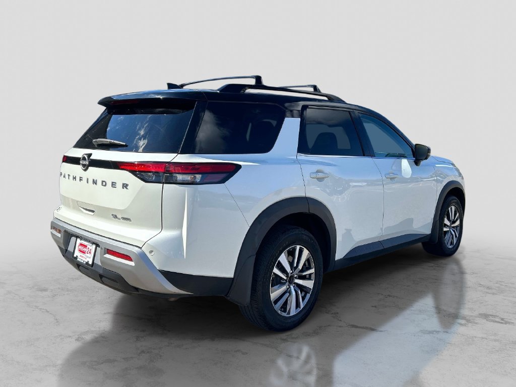 Used 2022 Nissan Pathfinder SL AWD/4WD image 5