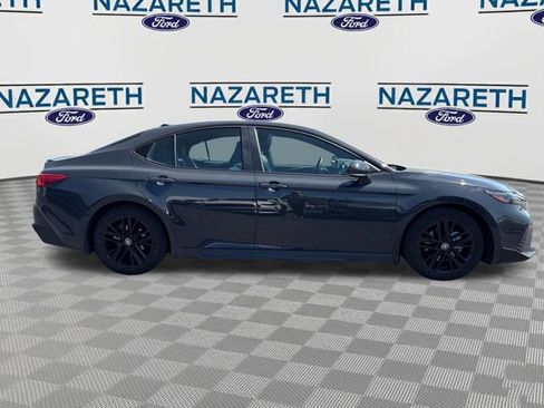 Used 2025 Toyota Camry SE w/ Convenience Package FWD image 8