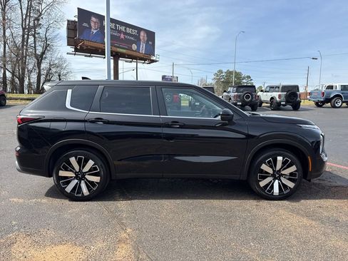 New 2026 Mitsubishi Outlander SE image 5