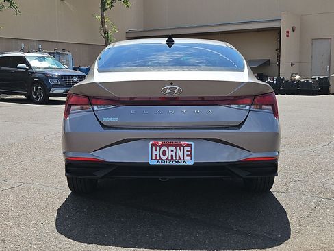 Used 2023 Hyundai Elantra SEL w/ Convenience Package FWD image 6