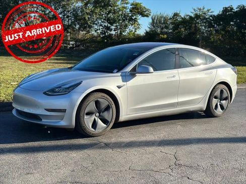 Used 2018 Tesla Model 3 Long Range image 2