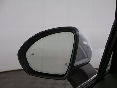 Used 2023 Buick Envision Avenir AWD/4WD image 42