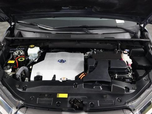 Used 2019 Toyota Highlander Limited w/ Carpet Mat Package (TMS) AWD/4WD image 16