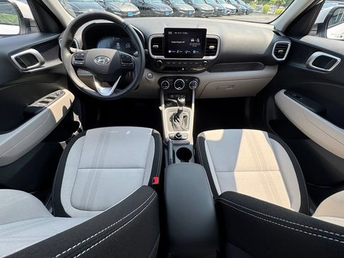 Used 2026 Hyundai Venue SEL FWD image 13