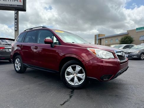 Used 2015 Subaru Forester 2.5i Premium AWD/4WD image 2