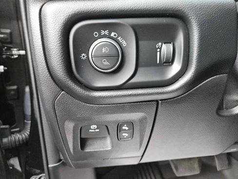 Used 2020 RAM 1500 Big Horn AWD/4WD image 20