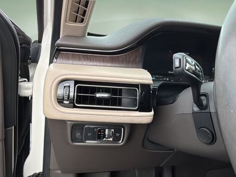 Used 2022 Lincoln Aviator Reserve w/ Equipment Group 201A image 22