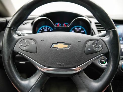 Used 2015 Chevrolet Impala LTZ FWD image 31