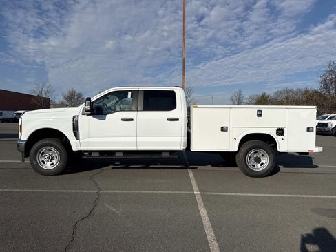 New 2025 Ford F350 XL w/ XL Chrome Package image 6