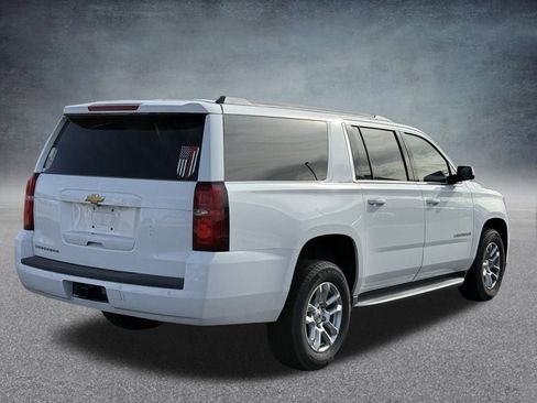 Used 2018 Chevrolet Suburban LS image 3