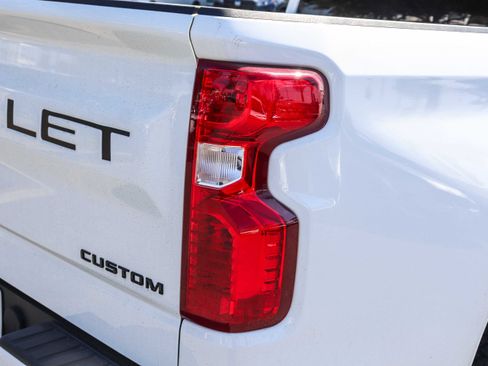 Used 2025 Chevrolet Silverado 1500 Custom w/ Turbomax Blackout Package RWD image 9