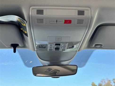 New 2025 Volkswagen Taos SE image 30