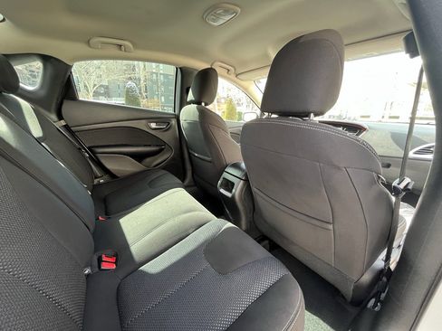 Used 2015 Dodge Dart SXT image 28