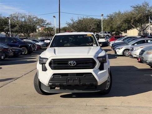 Used 2025 Toyota Tacoma SR image 2