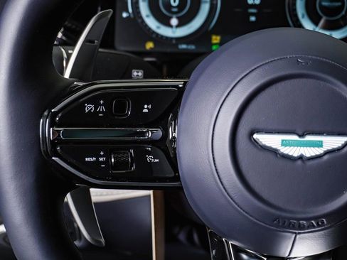 Used 2025 Aston Martin Vanquish image 27