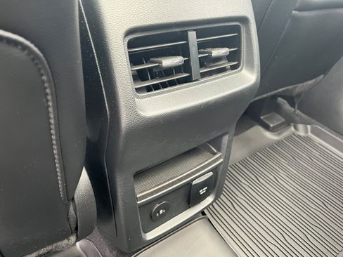 Certified 2023 Ford Edge SEL w/ Convenience Package AWD/4WD image 11