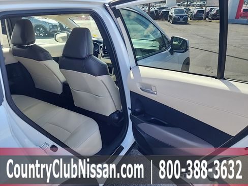 Used 2023 Toyota Corolla Cross XLE w/ Convenience Package image 29