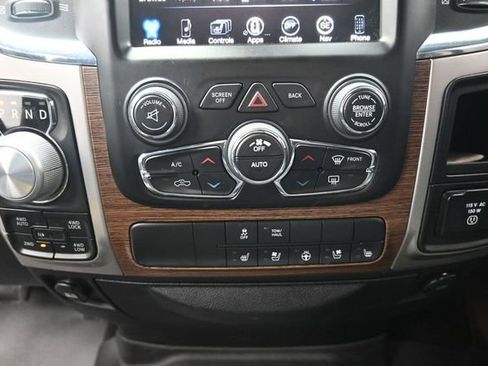 Used 2016 RAM 1500 Laramie w/ Convenience Group AWD/4WD image 28