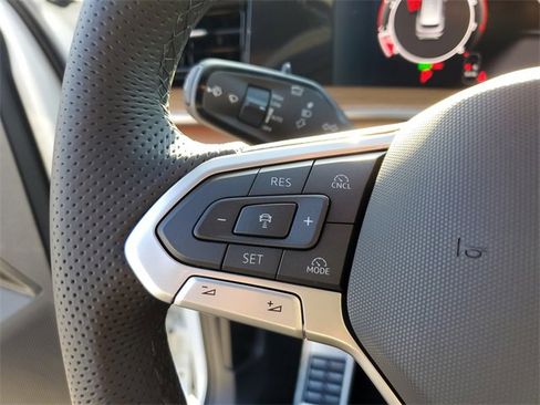 New 2026 Volkswagen Tiguan SEL R-Line image 26