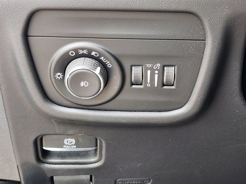 Used 2022 Jeep Grand Cherokee Summit AWD/4WD image 21