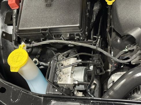 Used 2023 Dodge Challenger R/T w/ Blacktop Package image 10