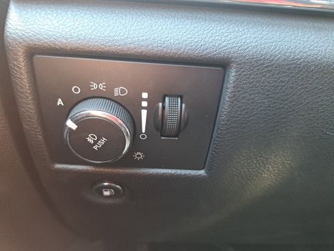 Used 2017 Jeep Grand Cherokee Overland AWD/4WD image 25