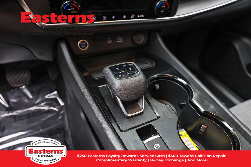Used 2023 Nissan Rogue SV AWD/4WD image 13