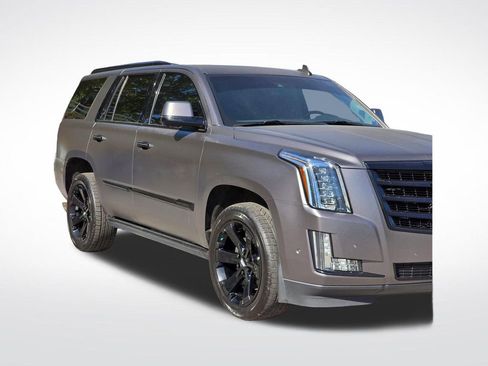 Used 2020 Cadillac Escalade Premium Luxury AWD/4WD image 52