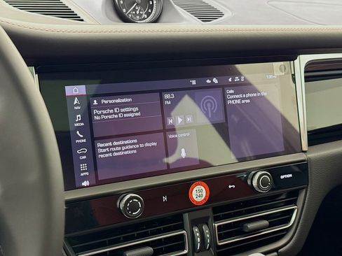 New 2026 Porsche Macan image 18