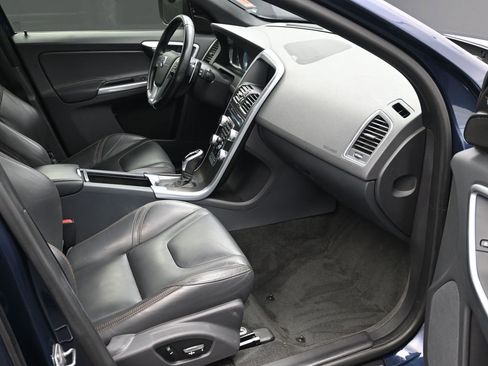 Used 2015 Volvo XC60 T6 Platinum image 21