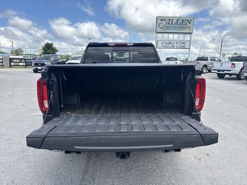 Used 2024 GMC Sierra 1500 SLT w/ SLT Premium Plus Package AWD/4WD image 17