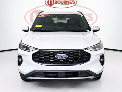 Used 2025 Ford Escape ST-Line Select AWD/4WD image 4