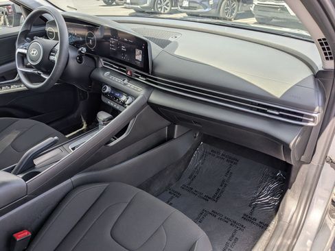 Certified 2024 Hyundai Elantra SEL FWD image 34