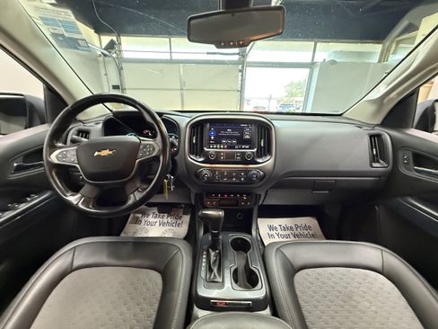 Used 2019 Chevrolet Colorado Z71 w/ Z71 Midnight Edition AWD/4WD image 12