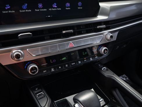 Used 2025 Kia Telluride S FWD image 27