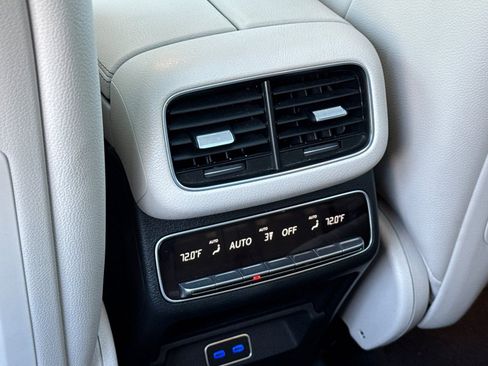 Used 2024 Mercedes-Benz GLS 450 4MATIC image 31